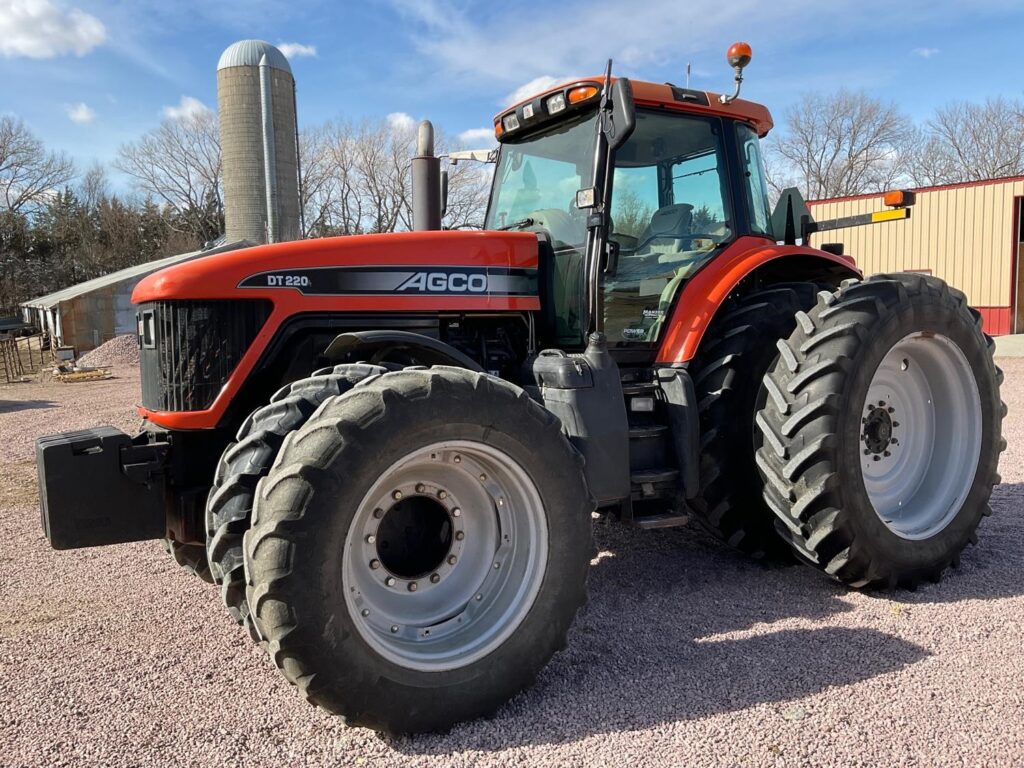 agco dt220a tractor side view